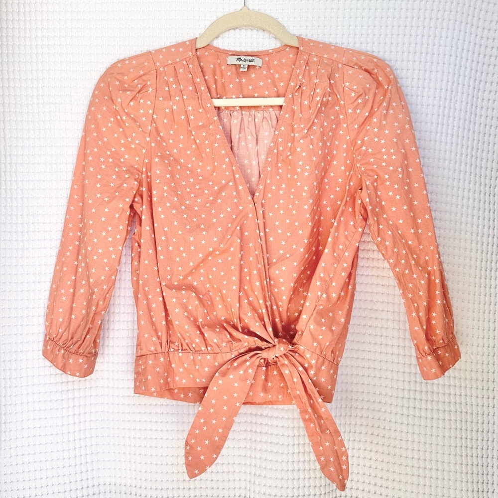 Madewell peach faux wrap 3/4 sleeve blouse with white stars. Size XS